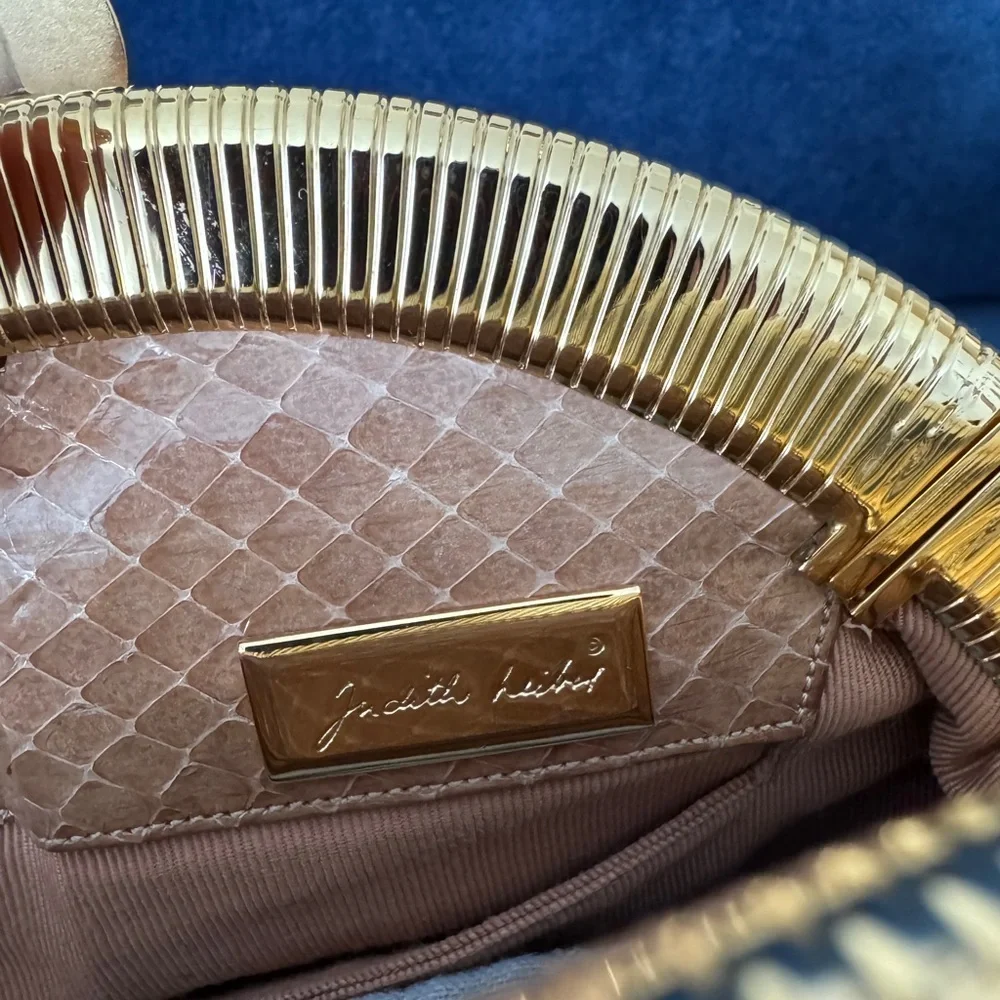 Judith Leiber stunning judith